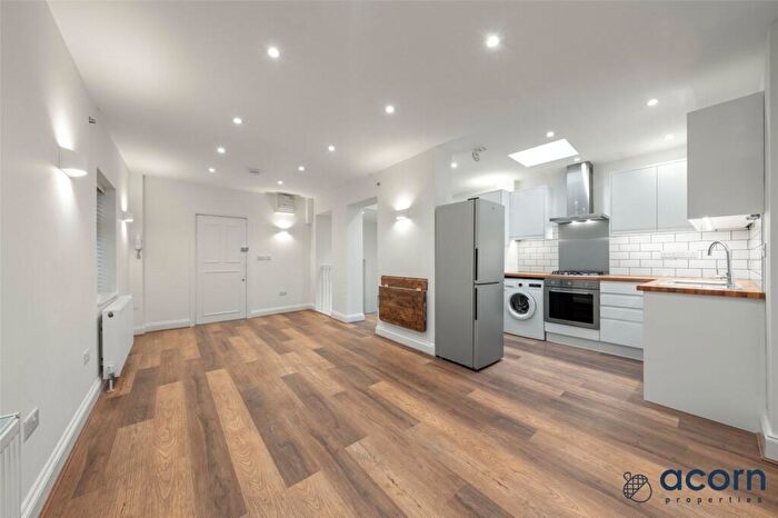 1 Bedroom Apartment To Rent In Regents Park Road, London, N3