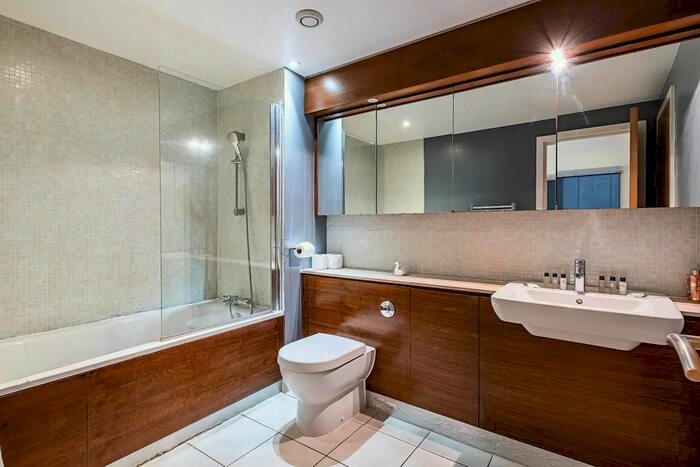 4 Bedroom Property To Rent In Martin Lane, London, EC4R