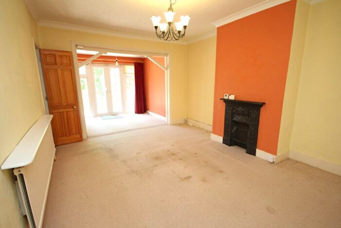4 Bedroom Semi-Detached House For Sale In Norton Way South, Letchworth Garden City, SG6
