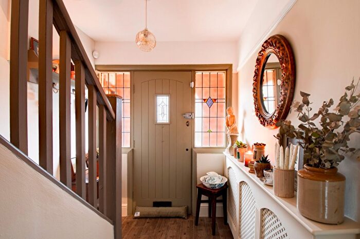 4 Bedroom Detached House For Sale In Thorns Road, Brierley Hill, West Midlands, DY5