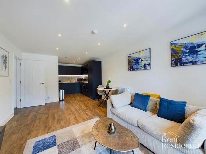 1 Bedroom Apartment To Rent In Quay Court, Glenway Road, Rochester, ME1