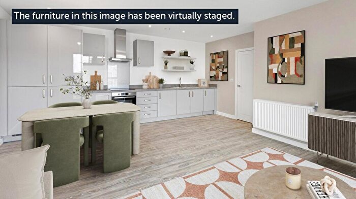2 Bedroom Flat For Sale In St. Cloud Way, Maidenhead, Berkshire, SL6