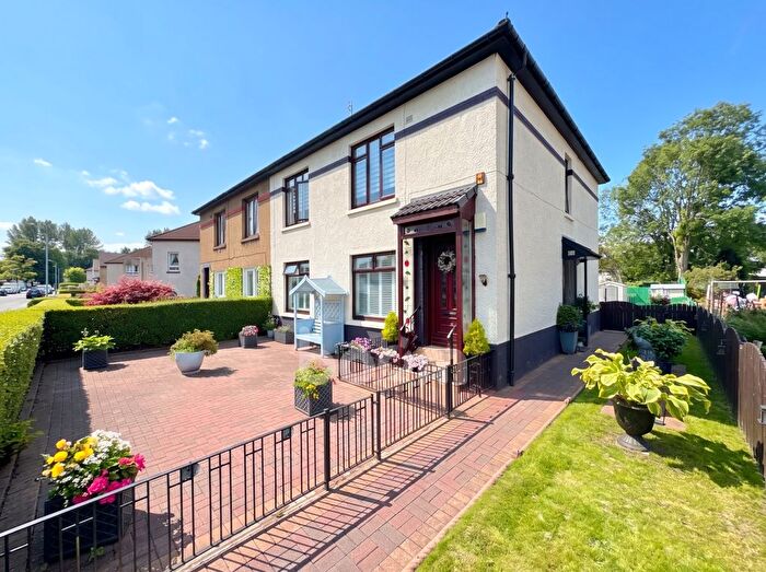 2 Bedroom Flat For Sale In Millbrix Avenue, Glasgow, G14
