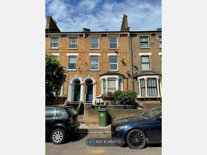 2 Bedroom Flat To Rent In First Floor, London, SE4