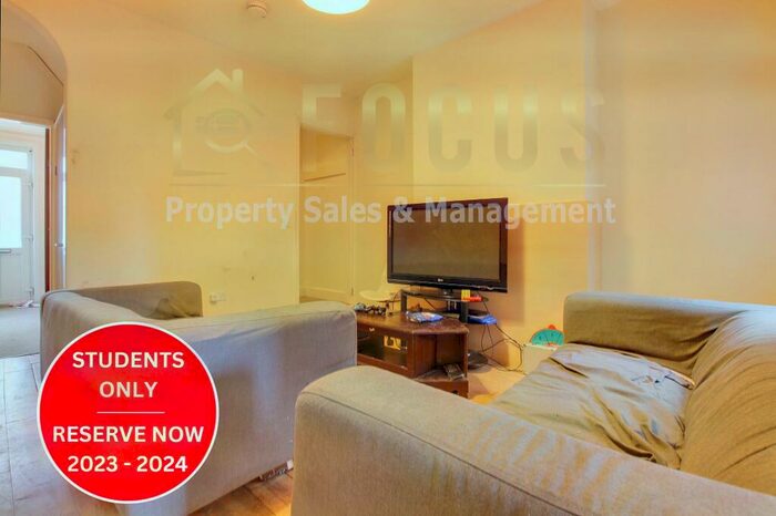 3 Bedroom Terraced House To Rent In Grasmere Street, Leicester, LE2