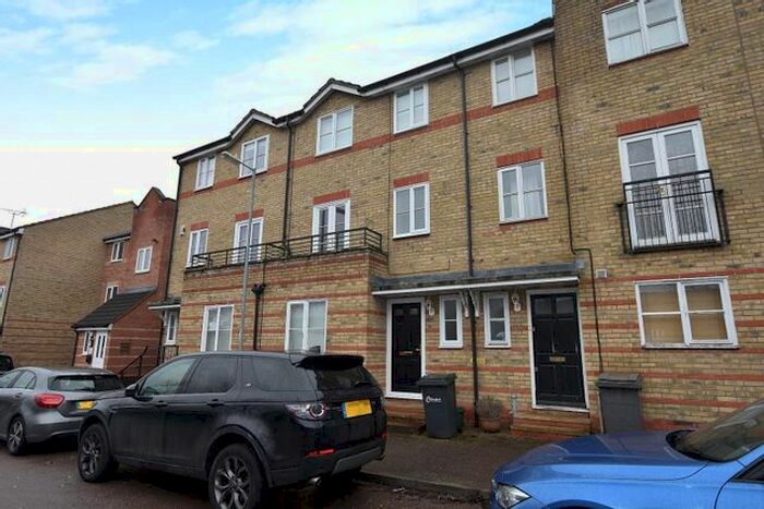 5 Bedroom Terraced House To Rent In Rookes Crescent, Chelmsford, CM1