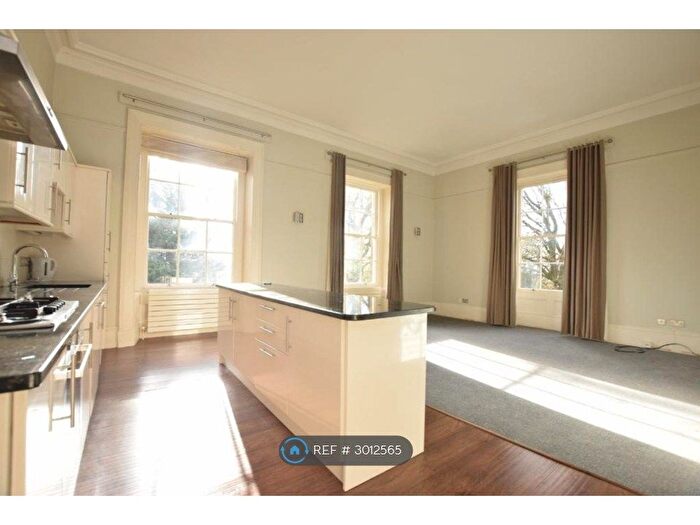 2 Bedroom Flat To Rent In Buckingham House, Leeds, LS6