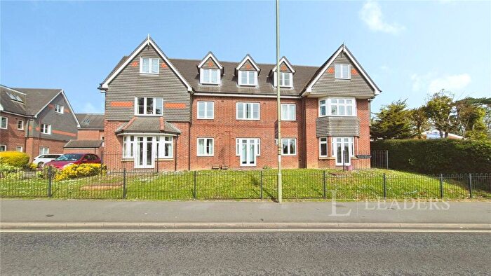 2 Bedroom Apartment For Sale In Craigbank Court, Fareham, Hampshire, PO14