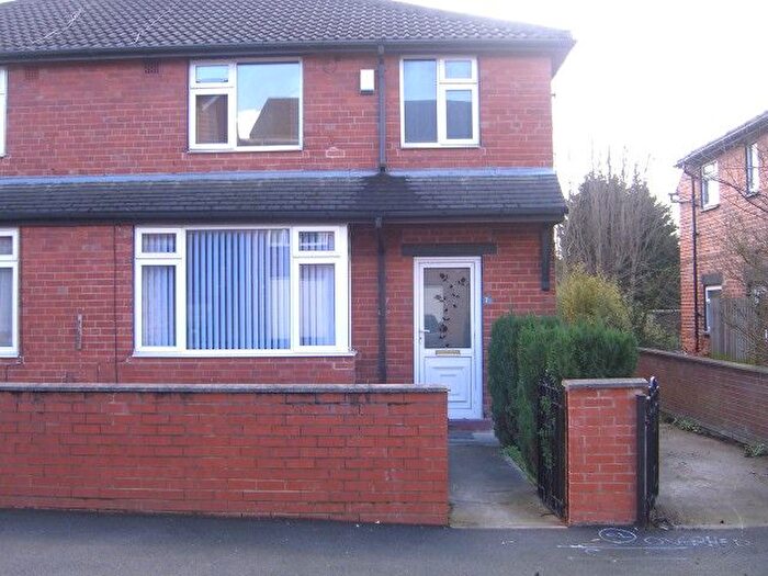 4 Bedroom Semi-Detached House To Rent In Bentley Parade, Meanwood, LS6