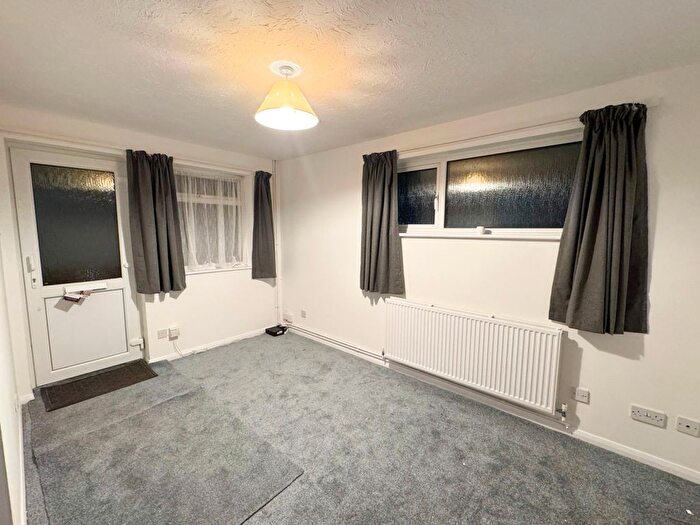 1 Bedroom Terraced House To Rent In Henniker Gate, Chelmsford, CM2