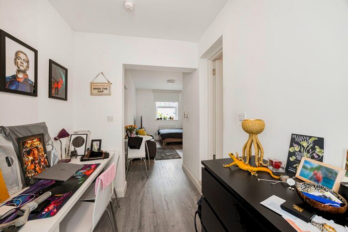 Studio To Rent In High Street, Harlesden, NW10