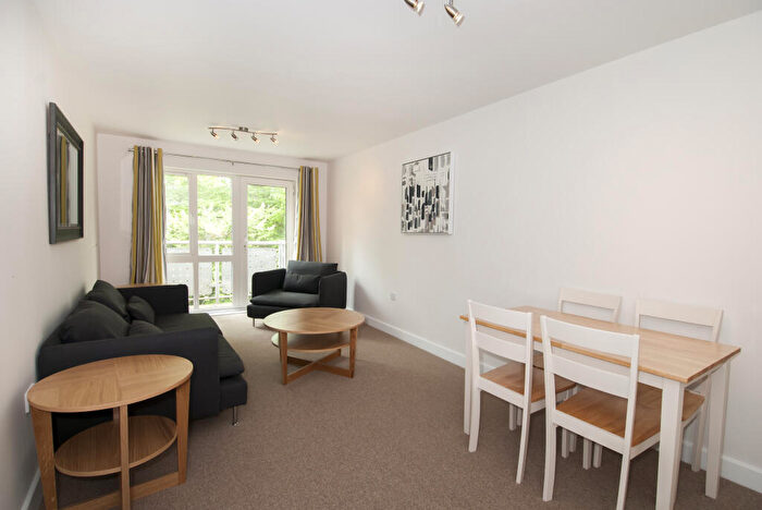 2 Bedroom Flat To Rent In Beech Road, Headington, Oxford, OX3