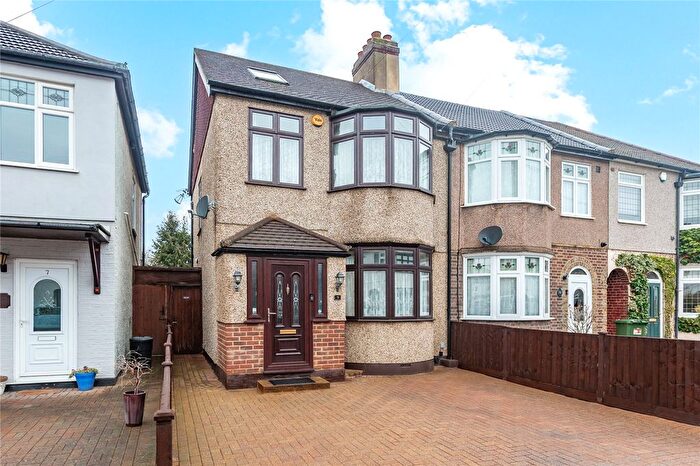 4 Bedroom End Terrace House For Sale In Eddy Close, Romford, RM7