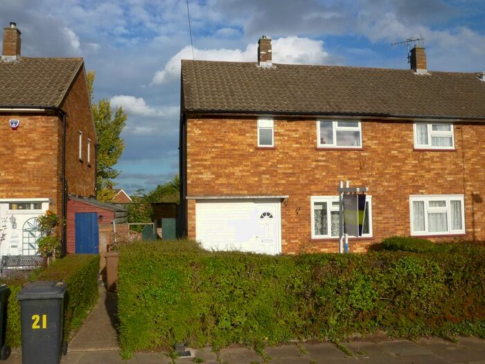 3 Bedroom Semi-Detached House To Rent In Catherall Road, Luton, LU3