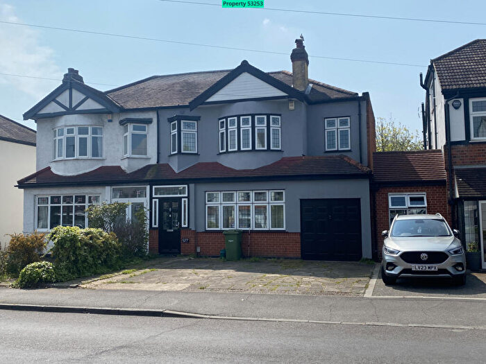 4 Bedroom Semi Detached House To Rent In Upper Brentwood Road, Romford, RM2