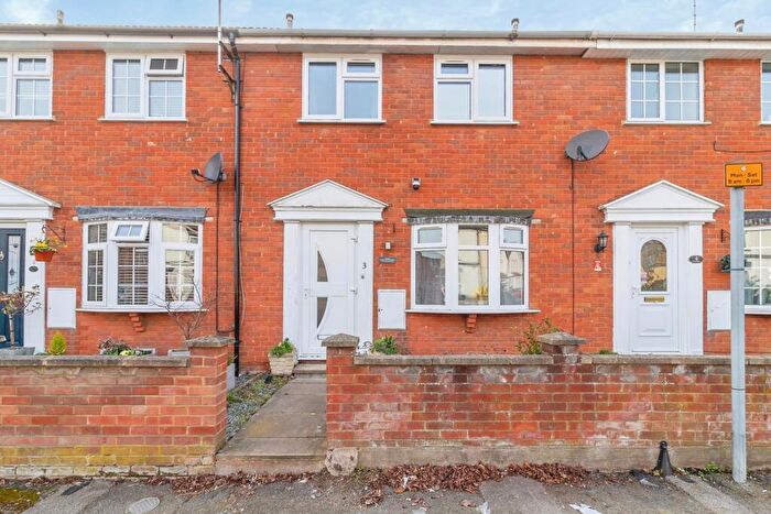 3 Bedroom Terraced House For Sale In Stuart Close, Bletchley, Milton Keynes, Buckinghamshire, MK2