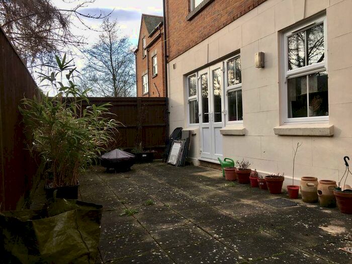 2 Bedroom Ground Flat To Rent In Agnes Court, Oxford Road, Oxford, OX4