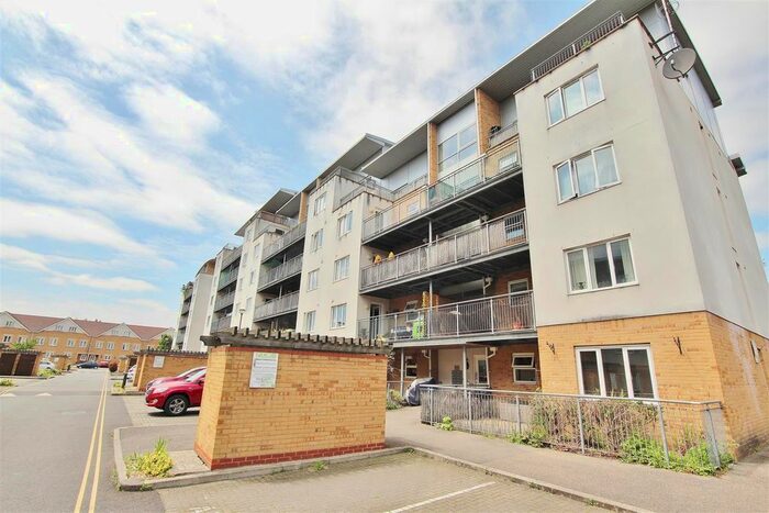 2 Bedroom Flat To Rent In Primrose Place, Isleworth, TW7