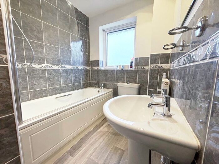 2 Bedroom End Of Terrace House To Rent In Gainsborough Drive, Halesworth, IP19
