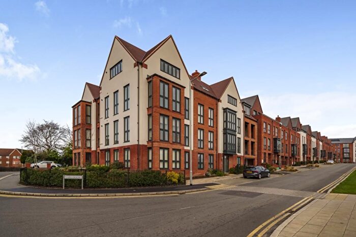 2 Bedroom Flat To Rent In Earle Crescent, Wokingham, RG40