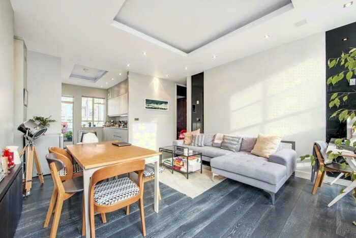 2 Bedroom Flat To Rent In Myddelton Square, Clerkenwell, EC1R