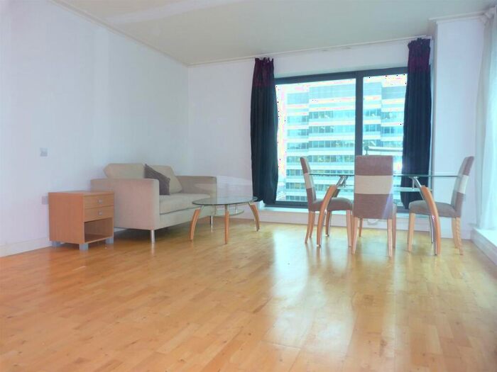 2 Bedroom Apartment To Rent In Discovery Dock East, Canary Wharf, E14