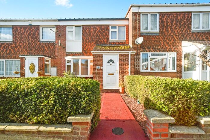 3 Bedroom Terraced House For Sale In Eliot Close, Swindon, SN3