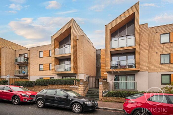 3 Bedroom Apartment For Sale In Orchid Court, Granville Road, Childs Hill, NW2