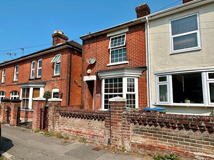 2 Bedroom Property To Rent In Gordon Road, Fareham, PO16