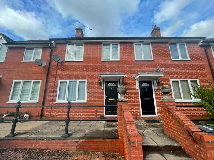 3 Bedroom Terraced House To Rent In Lychpit, RG24