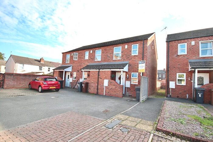 2 Bedroom End Of Terrace House For Sale In Park Lane, Lincoln, LN5