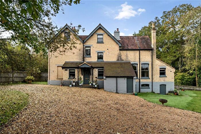 6 Bedroom Semi-Detached House For Sale In Wrecclesham Hill, Farnham, Surrey, GU10