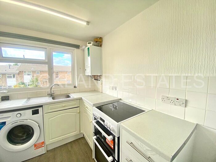 1 Bedroom Maisonette To Rent In Wayside, Potters Bar, EN6