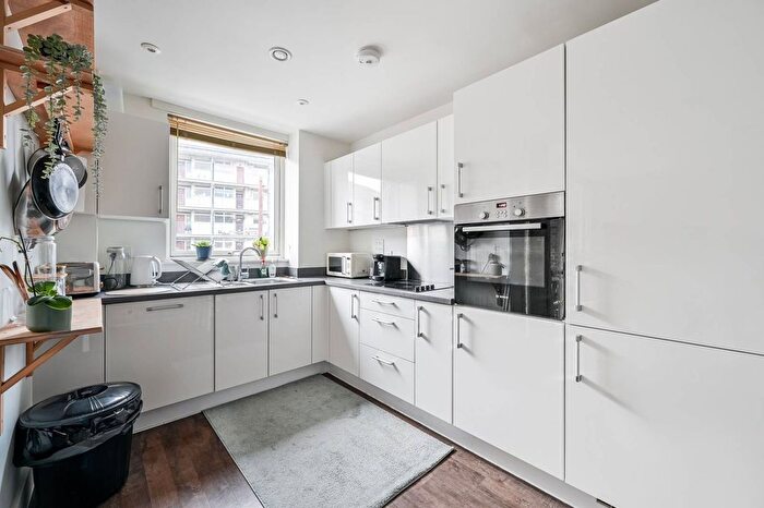 1 Bedroom Flat To Rent In Wadeson Street, Bethnal Green, London, E2