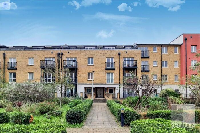 2 Bedroom Flat To Rent In Coalstore Court, Candle Street, London, E1