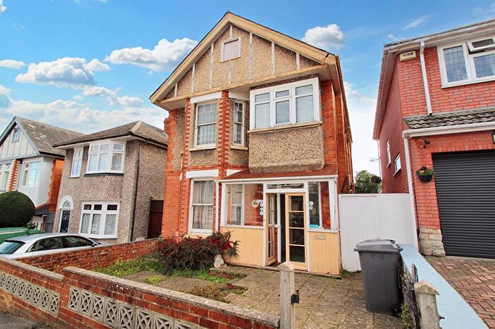 4 Bedroom Detached House For Sale In Hillbrow Road, Southbourne, BH6