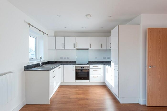 2 Bedroom Flat To Rent In Bedroom Property In Atlas Way, Milton Keynes, MK10