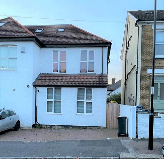 Studio To Rent In Lismore Road, South Croydon CR2