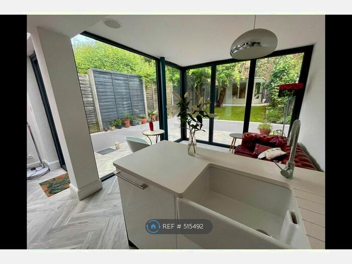 1 Bedroom Flat To Rent In The Grove, London, N4