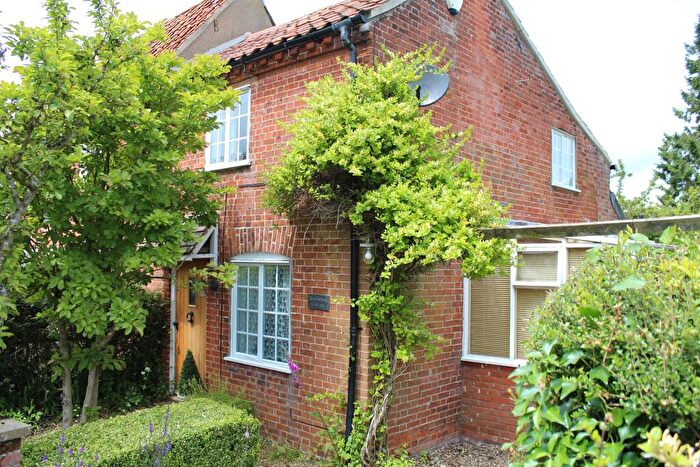 2 Bedroom Character Property For Sale In The Street, Hindolveston, Dereham, NR20