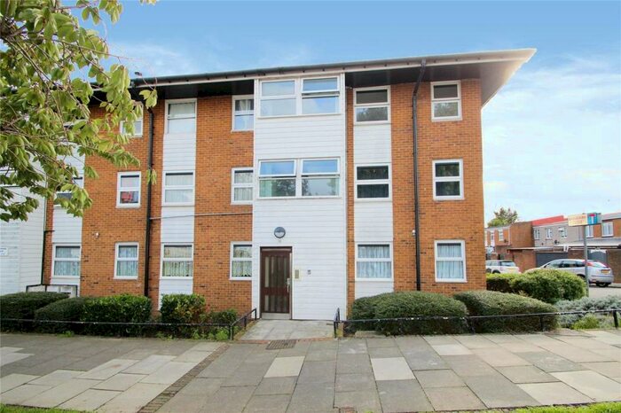 1 Bedroom Apartment To Rent In Andromeda Court, Myrtle Road, Romford, RM3