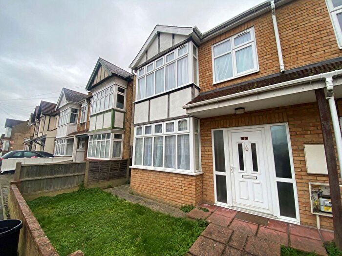 2 Bedroom House To Rent In Bournemouth Park Road : Online Enquiries Only, SS2
