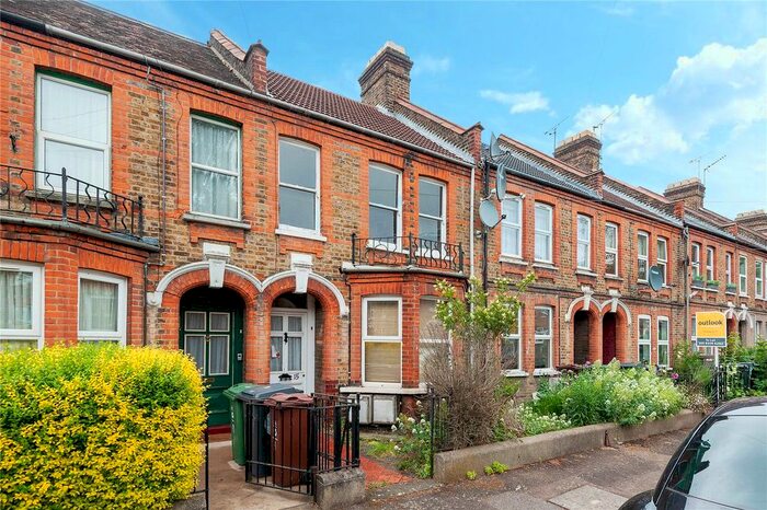 1 Bedroom Flat To Rent In Courtenay Road, Walthamstow, London, E17