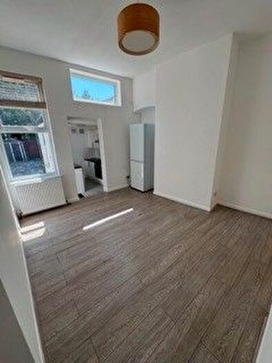 3 Bedroom Flat To Rent In Chester Road, London, N17