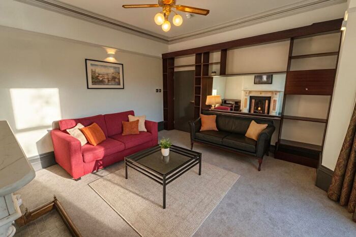 1 Bedroom Flat To Rent In Holly Bank, Leeds, LS6