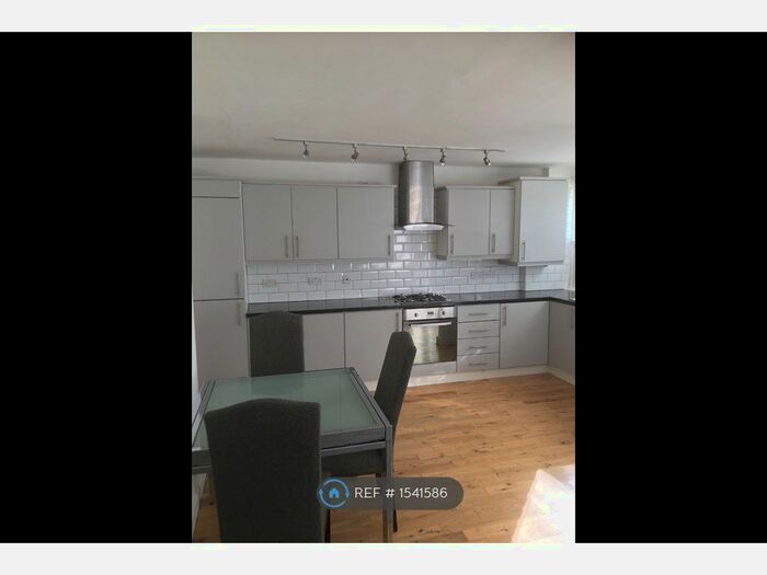 2 Bedroom Flat To Rent In Mersey Road, Manchester, M20