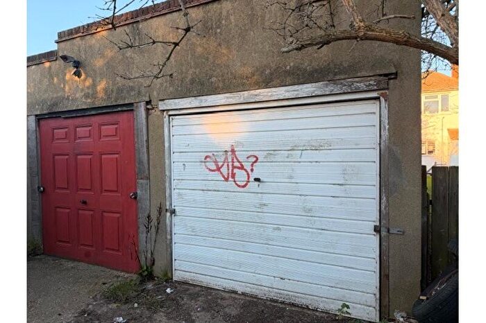 Garage / Parking To Rent In Hobleythick Lane, Westcliff-On-Sea, Please Select Region, State Or Province, SS0