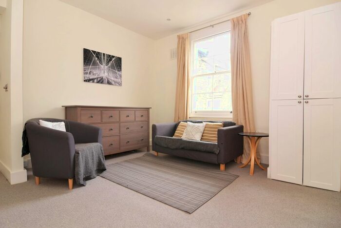 1 Bedroom Flat To Rent In Micklethwaite Road, Fulham, SW6