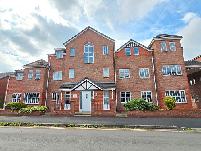 2 Bedroom Flat For Sale In Devonshire Road, Broadheath, WA14