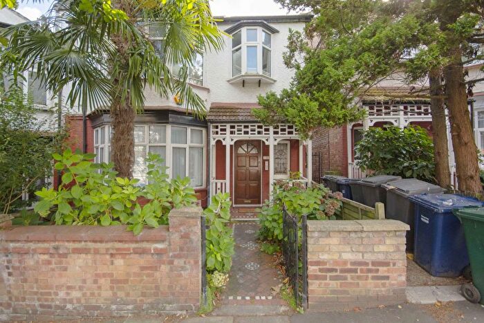 1 Bedroom Flat To Rent In Graham Road, London, NW4